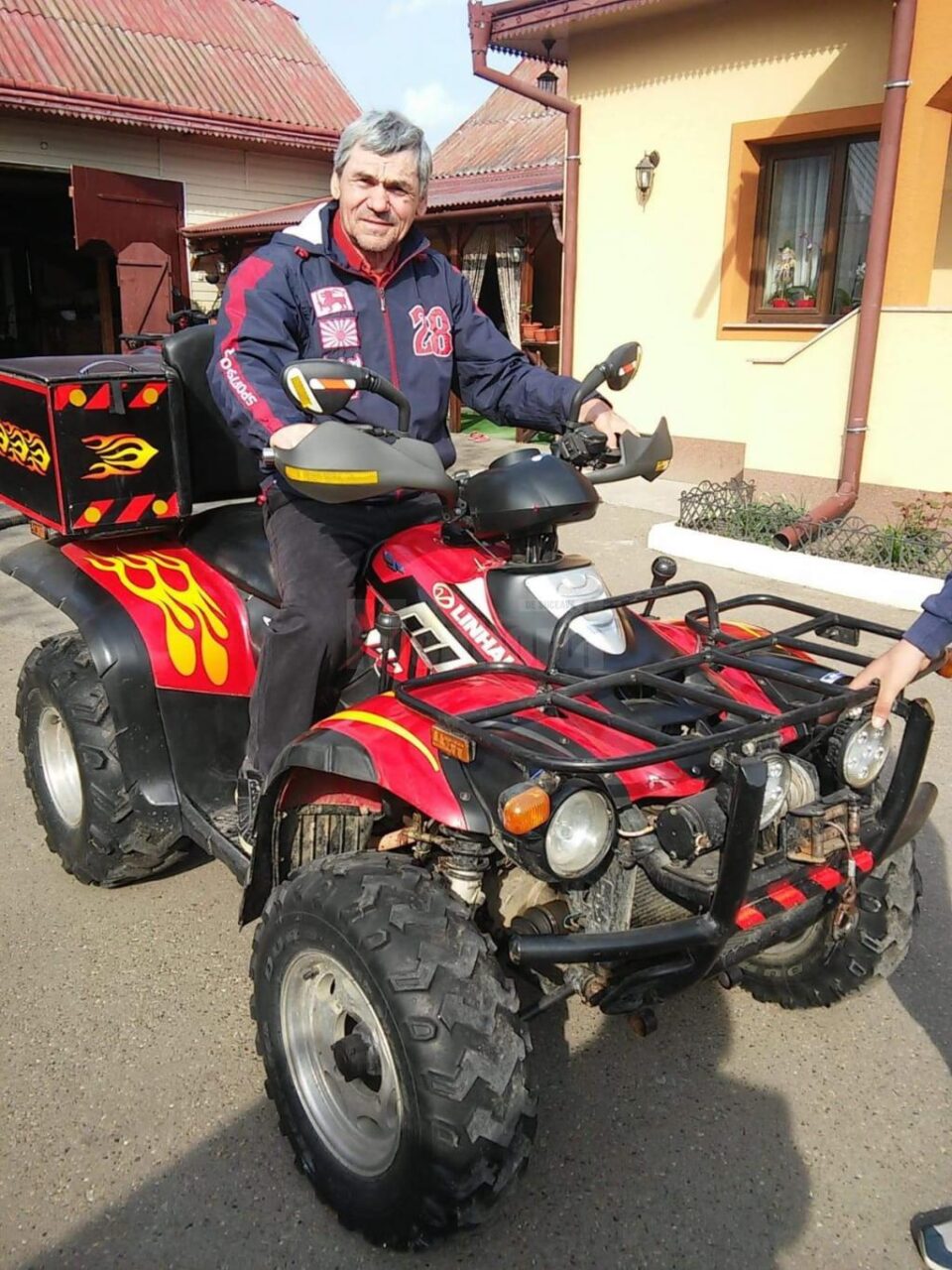 Ilie Pauliuc îi acuză pe anchetatori că bat pasul pe loc și nu au reușit identificarea autorilor furtului Ilie Pauliuc îi acuză pe anchetatori că bat pasul pe loc și nu au reușit identificarea autorilor furtului