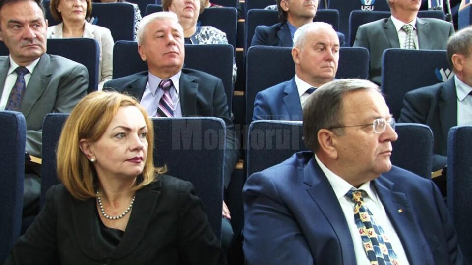 Prefectul Mirela Adomnicăi și presedintele Consiliului Județean Suceava, Gheorghe Flutur