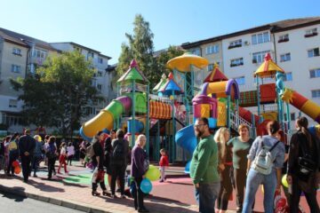 Inaugurarea celui mai mare loc de joaca din Suceava, in cartierul Obcini 2