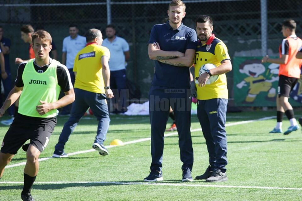 Dorin Goian, alături de selecționerul Cosmin Contra la cursurile practice pentru licență PRO. Foto frf.ro Dorin Goian, alături de selecționerul Cosmin Contra la cursurile practice pentru licență PRO. Foto frf.ro