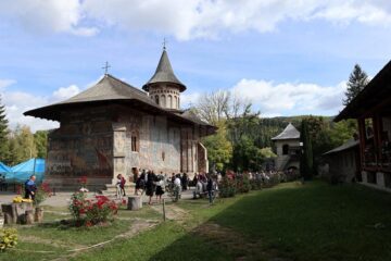ÎPS Teodosie, Arhiepiscopul Tomisului: „Stavrofora Irina Pântescu, întâia stareță a Voronețului, este străjer al Sfântului Voievod Ștefan cel Mare”