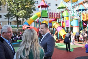 Inaugurarea celui mai mare loc de joaca din Suceava, in cartierul Obcini