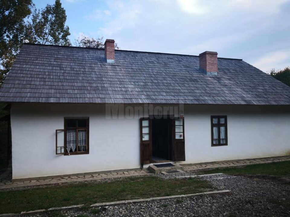 O școală veche de 150 de ani a fost inaugurată în Muzeul Satului