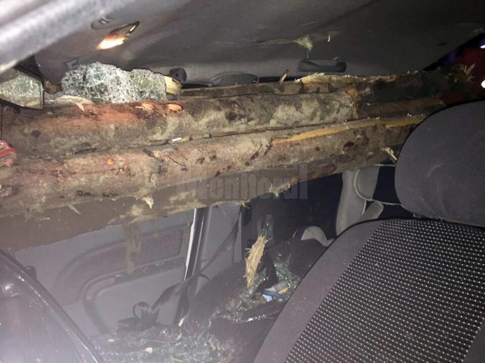 Un accident ca în filmele de groază. Femeia din dreapta nu a avut nici o șansă de supraviețuire
