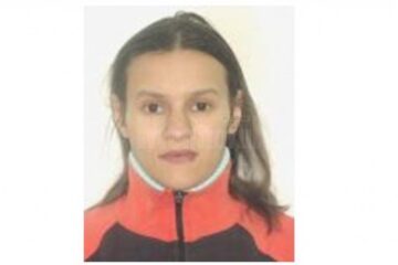 Femeia căutată de polițiști Femeia căutată de polițiști