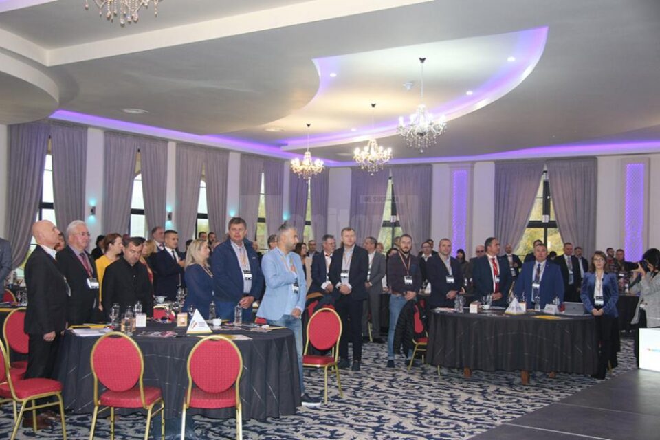 Peste 200 de oameni de afaceri din țară și străinătate participă, la Gura Humorului, la Summit-ul RePatriot