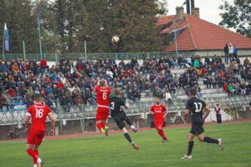 Duelul dintre Bucovina și Oțelul s-a încheiat cu succesul echipei vizitatoare. Foto Cristian Plosceac