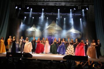 Proba de rochii de seară și dansul final al bobocilor