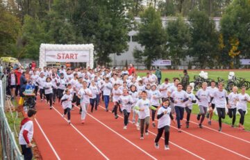 Stadionul Municipal Rădăuți a găzduit, la finele săptămânii trecute, evenimentul caritabil „EGGER Aleargă”