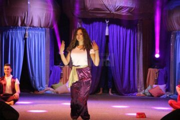 „Nopți arabe” - o fascinantă poveste cu tineri frumoși și talentați, la Balul Bobocilor Colegiului Național „Petru Rareș”