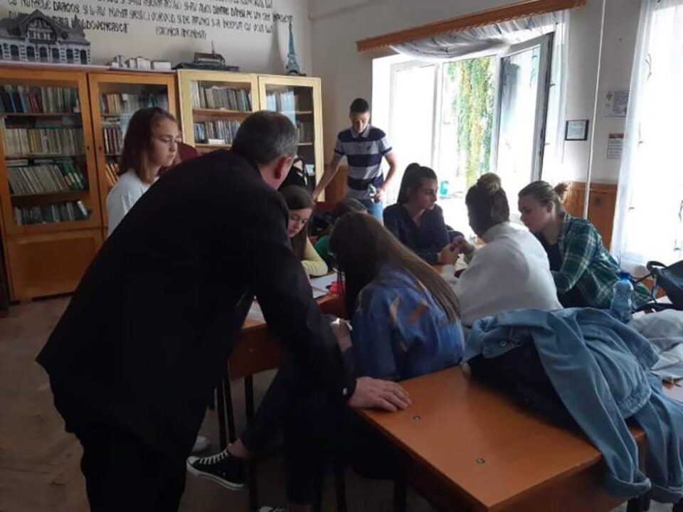 Tinerii de la Colegiul Național „Nicu Gane” pun Fălticeniul din nou pe harta culturii