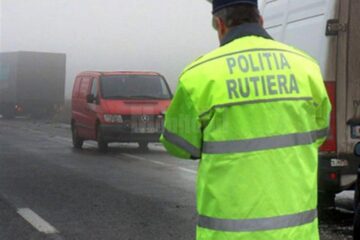 Bătrân de 77 de ani, prins conducând o mașină neînmatriculată, cu numerele altei mașini