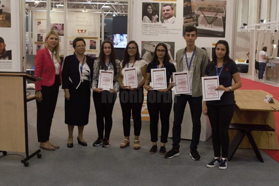 Premiul de debut ”Young designer”, pentru o piesă de mobilier sculptată de o elevă de clasa a XI-a