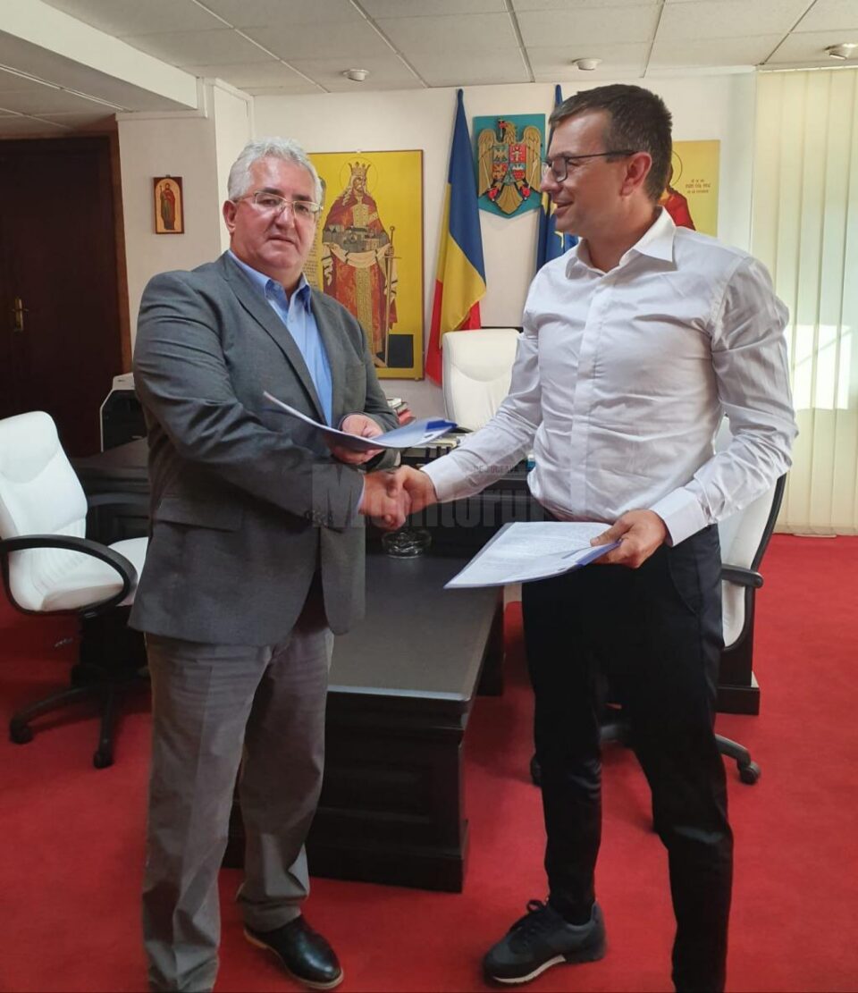 Contractul de proiectare și execuție a proiectului de alimentare cu apă și canalizare a cartierului Tatărași a fost semnat