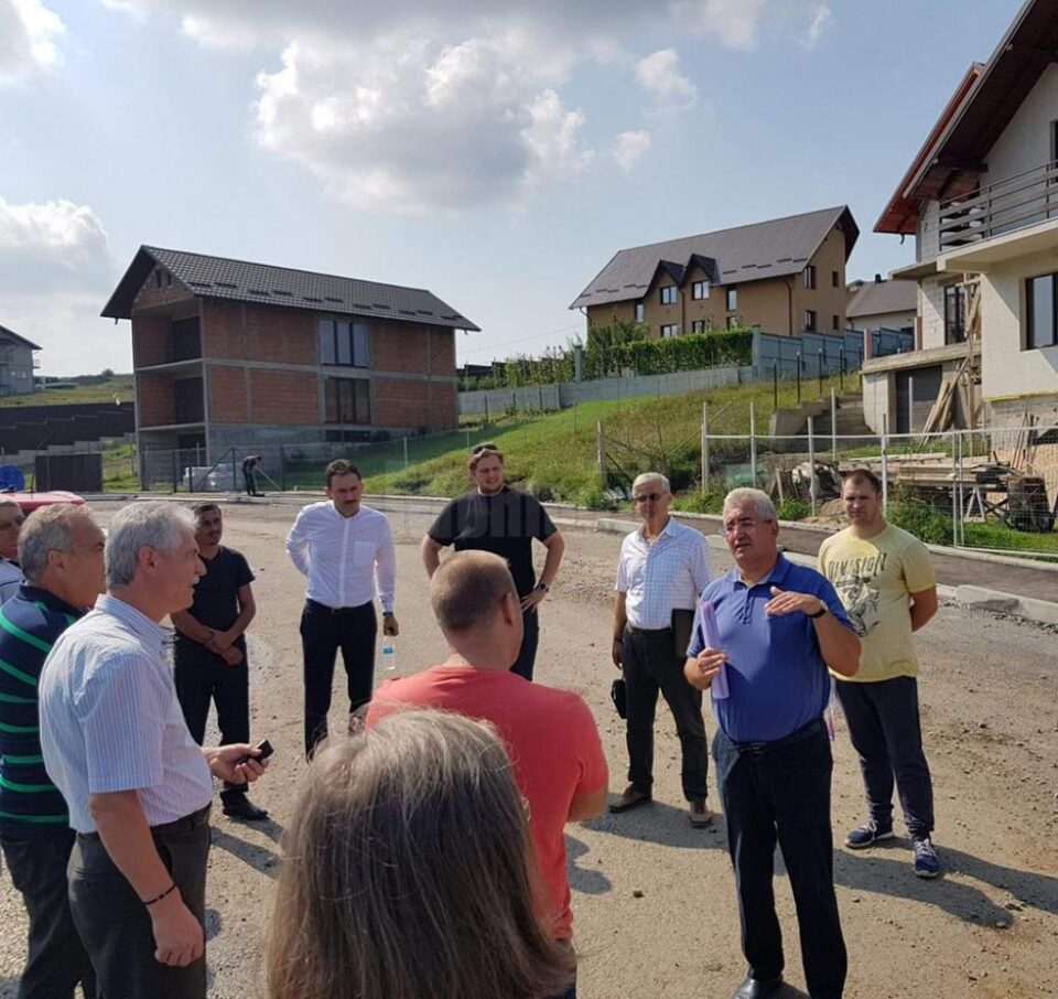 Gheorghe Flutur le solicită constructorilor o mobilizare mai bună pentru urgentarea lucrărilor de reabilitare pe drumurile județene