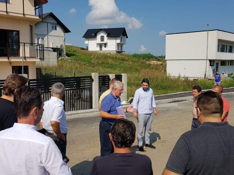 Gheorghe Flutur le solicită constructorilor o mobilizare mai bună pentru urgentarea lucrărilor de reabilitare pe drumurile județene