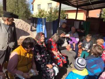 Campania de voluntariat și acțiune comunitară „Florile recunoștinței”, la Grădinița cu Program Normal Nr. 8 Suceava