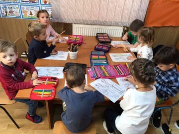 Campania de voluntariat și acțiune comunitară „Florile recunoștinței”, la Grădinița cu Program Normal Nr. 8 Suceava