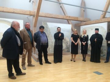 Expoziția „Arta memoriei”, purtând semnătura artistului rădăuțean Traian Postolache, vernisată la Muzeul de Istorie