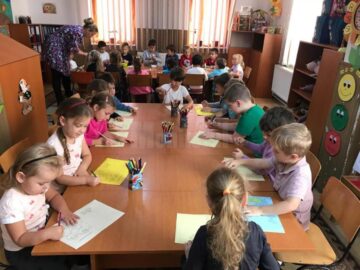 Campania de voluntariat și acțiune comunitară „Florile recunoștinței”, la Grădinița cu Program Normal Nr. 8 Suceava