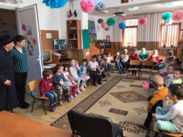 Campania de voluntariat și acțiune comunitară „Florile recunoștinței”, la Grădinița cu Program Normal Nr. 8 Suceava