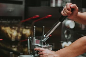 CARTOFI GRATIS LA FRYDAY!