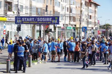 La linia de start a Crosului Sucevei s-au înscris peste 600 de participanți