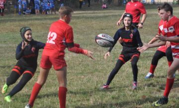 Peste 200 de copii din mai multe județe ale Moldovei au participat la un regal de mini-rugby la Bănești