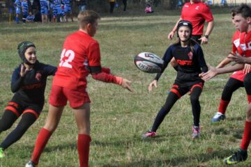 Peste 200 de copii din mai multe județe ale Moldovei au participat la un regal de mini-rugby la Bănești