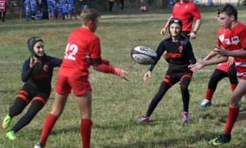 Peste 200 de copii din mai multe județe ale Moldovei au participat la un regal de mini-rugby la Bănești