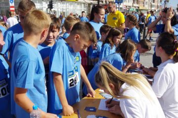 La linia de start a Crosului Sucevei s-au înscris peste 600 de participanți