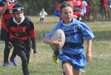 Peste 200 de copii din mai multe județe ale Moldovei au participat la un regal de mini-rugby la Bănești