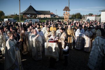 Biserica din parohia Dărmănești II a primit veșmântul sfințirii