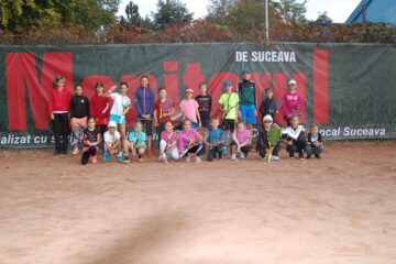 O parte dintre copiii care au participat la Cupa Monitorul din acest an