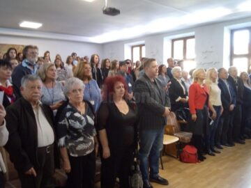 „Copiii Sucevei” din anii '50 și cei de azi ai Colegiului de Artă „Ciprian Porumbescu” s-au bucurat, ieri, împreună de „Ziua Colegiului”