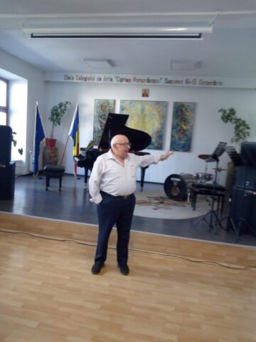 „Copiii Sucevei” din anii '50 și cei de azi ai Colegiului de Artă „Ciprian Porumbescu” s-au bucurat, ieri, împreună de „Ziua Colegiului”