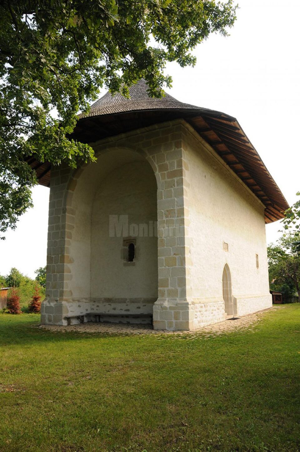 Biserica din Reuseni proaspăt renovată, ultima ctitorie a lui Ștefan cel Mare