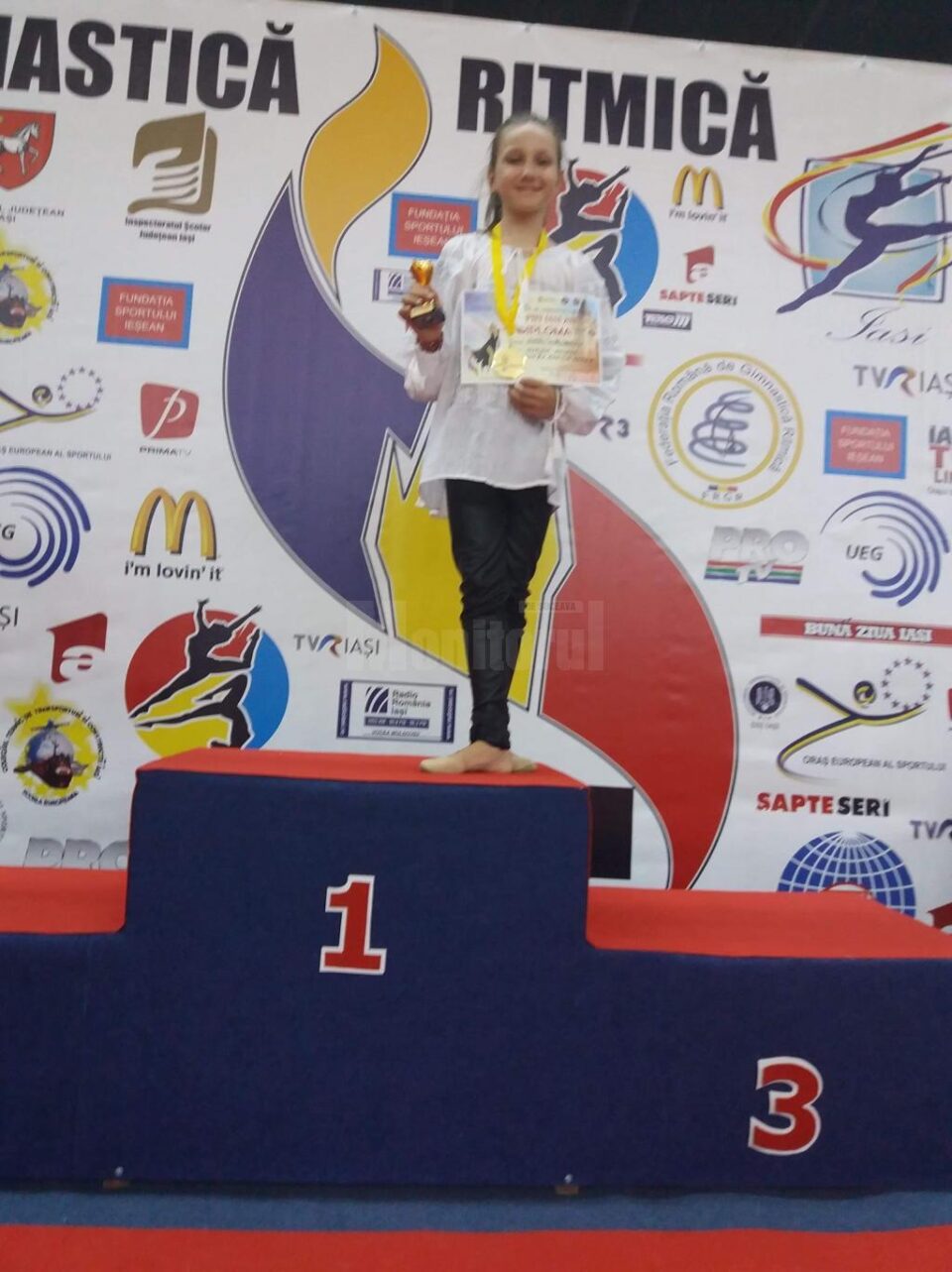 Evoluții spectaculoase la gimnastică ritmică, recompensate cu premii la Iași și București