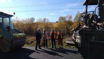 S-au reluat lucrările de reciclare asfaltică pe DN 2E, zonele Păltinoasa și Solca