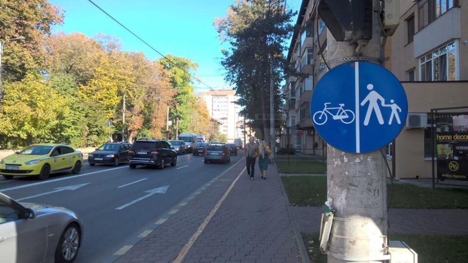 Indicatoare separare pietoni/bicicliști