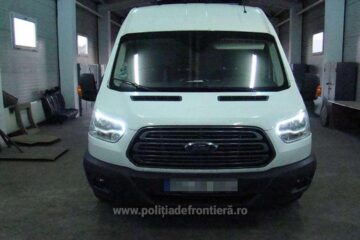 Microbuzul marca Ford Tranzit căutat de autoritățile din Europa de Vest