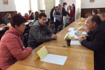 Aproape 150 de tineri au participat la Rădăuți la Bursa locurilor de muncă pentru absolvenți