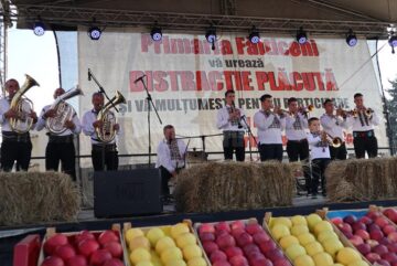 Târgul Mărului și Festivalul Fanfarelor
