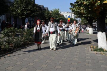 Târgul Mărului și Festivalul Fanfarelor