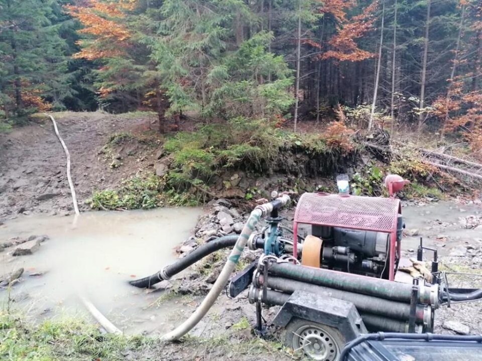 Accesul în zonă este greoi și sursele de apă reduse Accesul în zonă este greoi și sursele de apă reduse