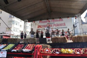 Târgul Mărului și Festivalul Fanfarelor