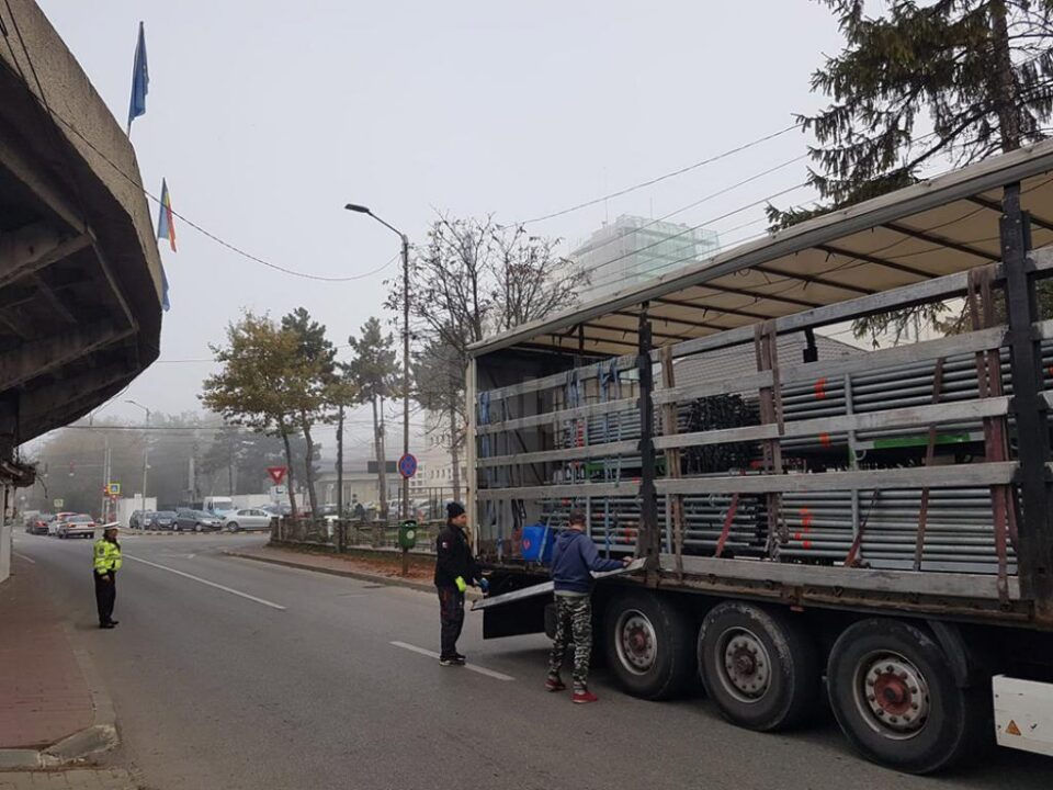 Nocturna mobilă a ajuns ieri la Suceava, încărcată în camioane
