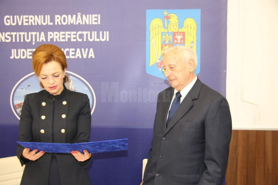 Artistul Radu Bercea a primit diploma de excelență din partea prefectului Mirela Adomnicăi