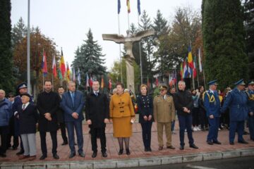 Ziua Armatei Române a fost sărbătorită în centrul Sucevei