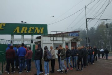 Sucevenii s-au înghesuit la bilete doar vineri